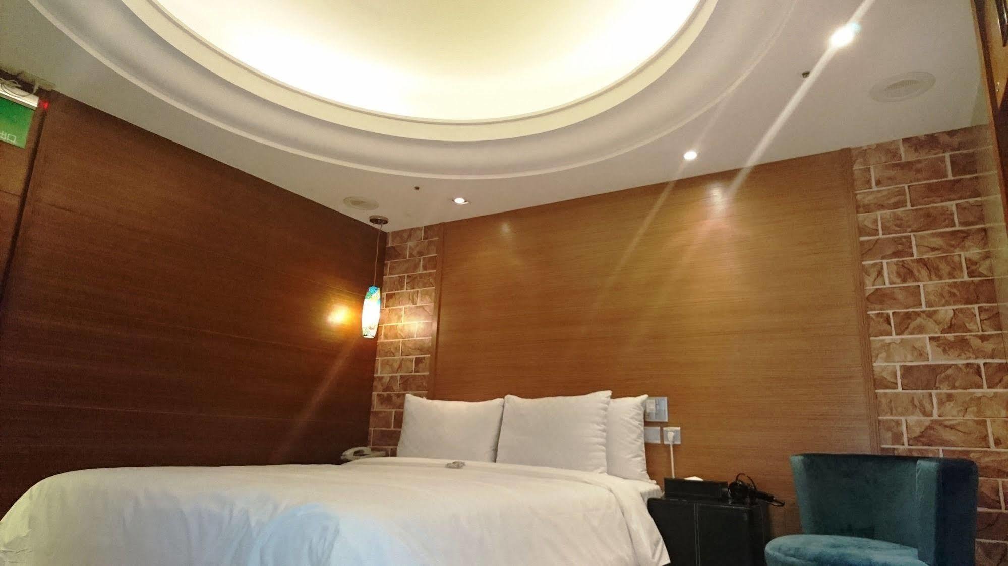 Burgary Hotel Taipei Extérieur photo