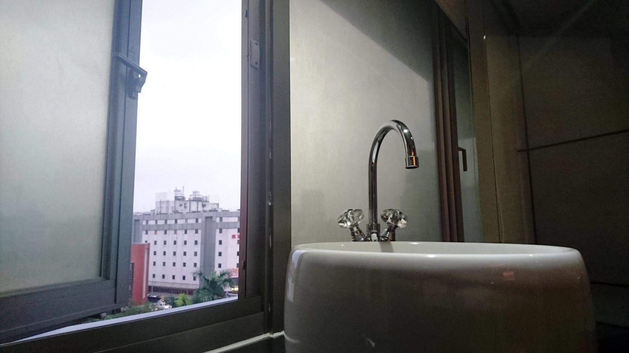 Burgary Hotel Taipei Extérieur photo